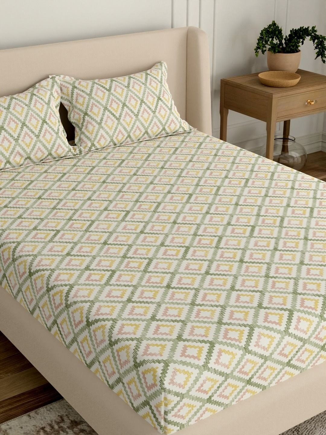 Portico Green & Gold-Toned 144 TC King Bedsheet with 2 Pillow Covers