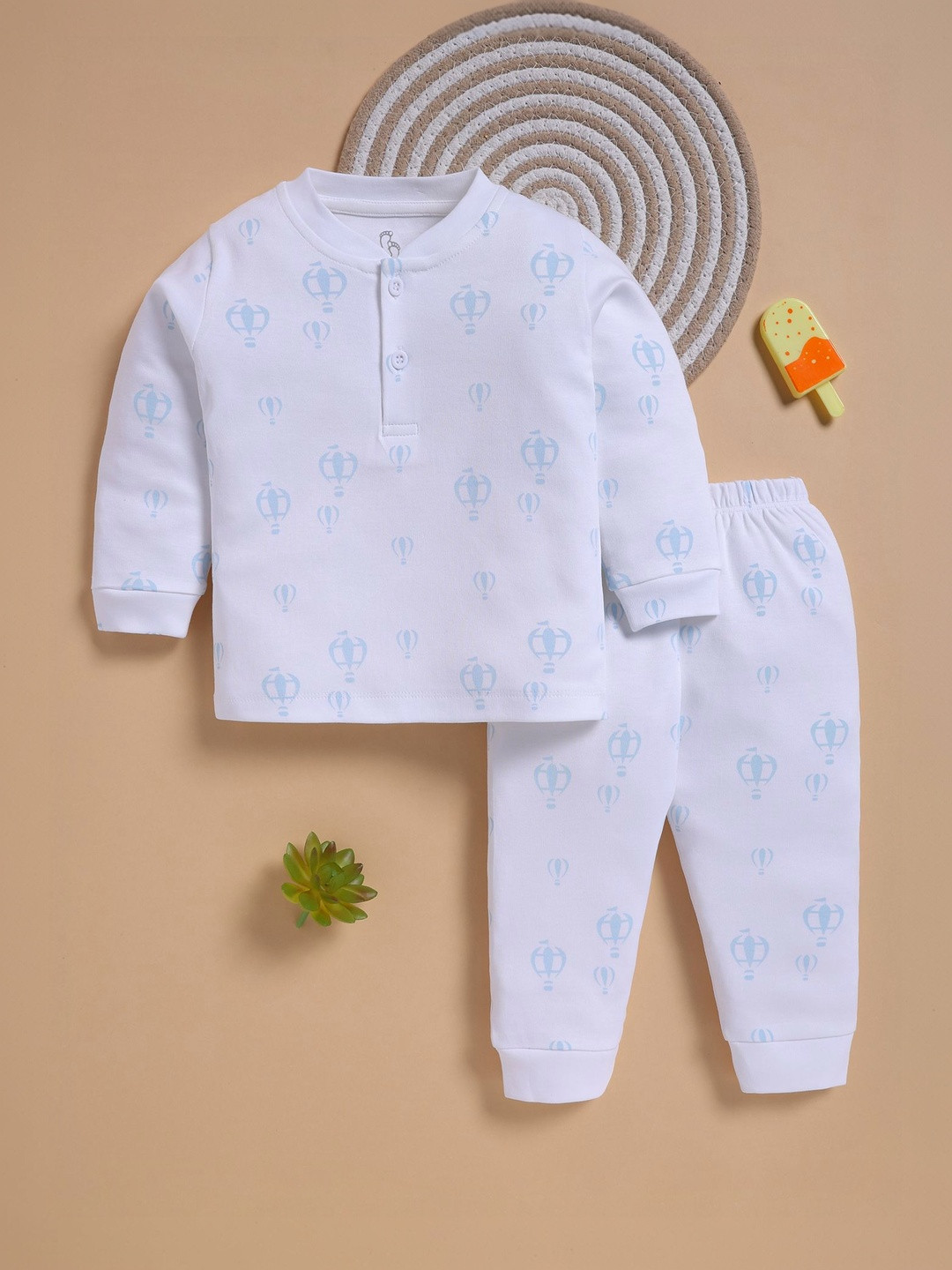 BABY GO Kids 2 Pieces Printed T-shirt with Pyjamas Clothing Set
