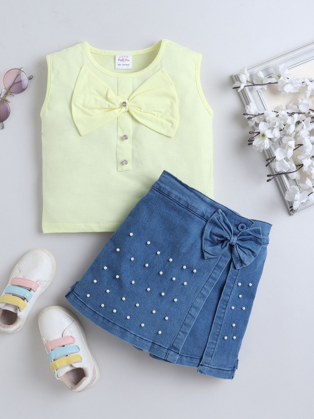 BRIGHT STARS KIDSWEAR Girls Sleeveless Pure Cotton With Bow Top With Shorts