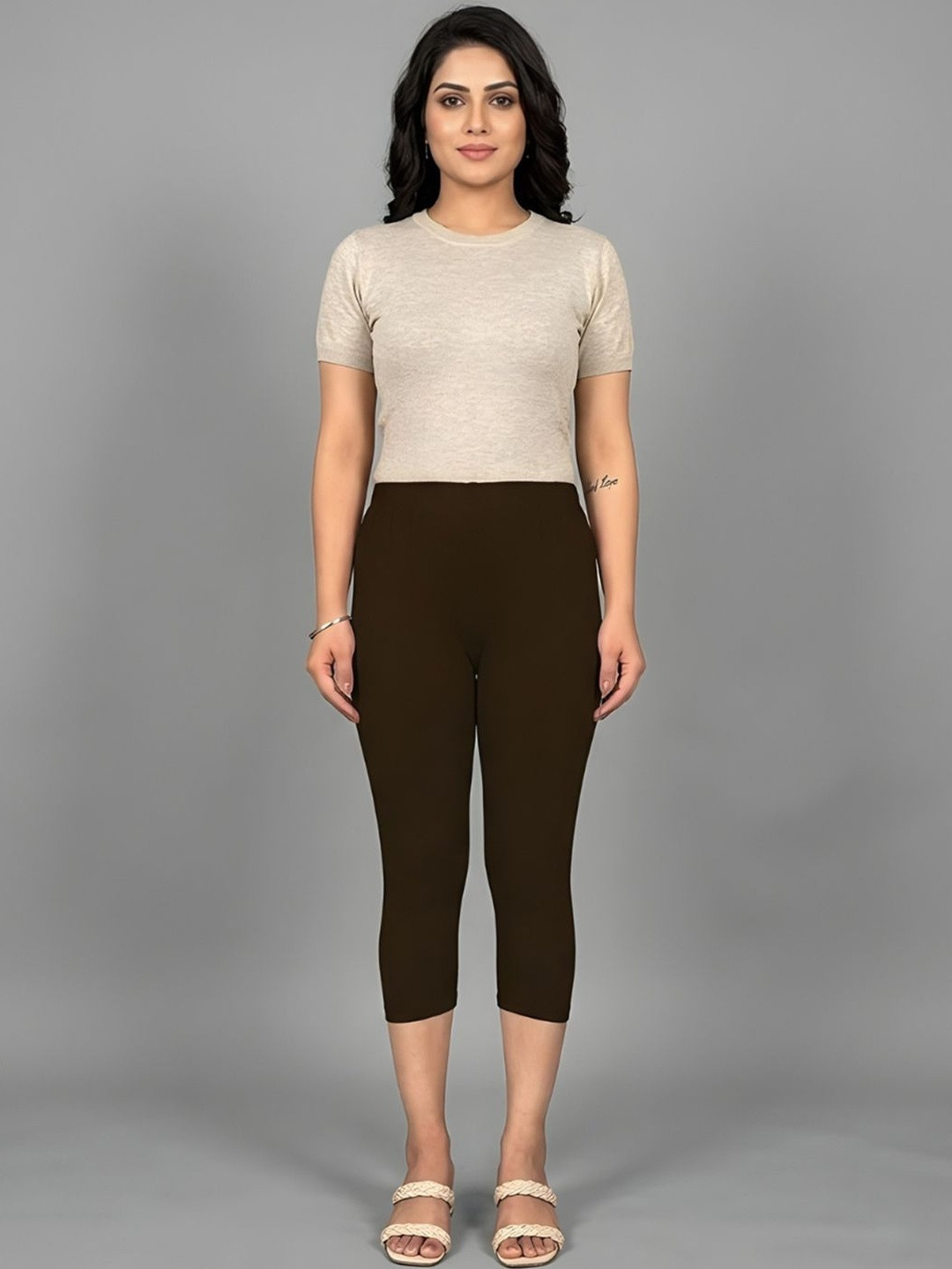 HM HUBB Women Solid Mid-Rise Regular Fit Cotton Capris