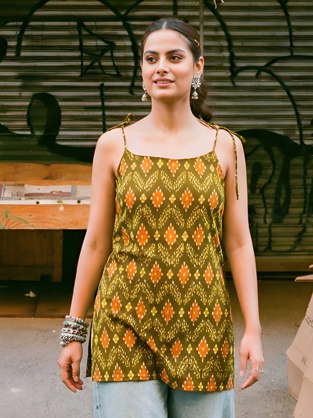 MIKAMI Women Printed Square Neck Kurti
