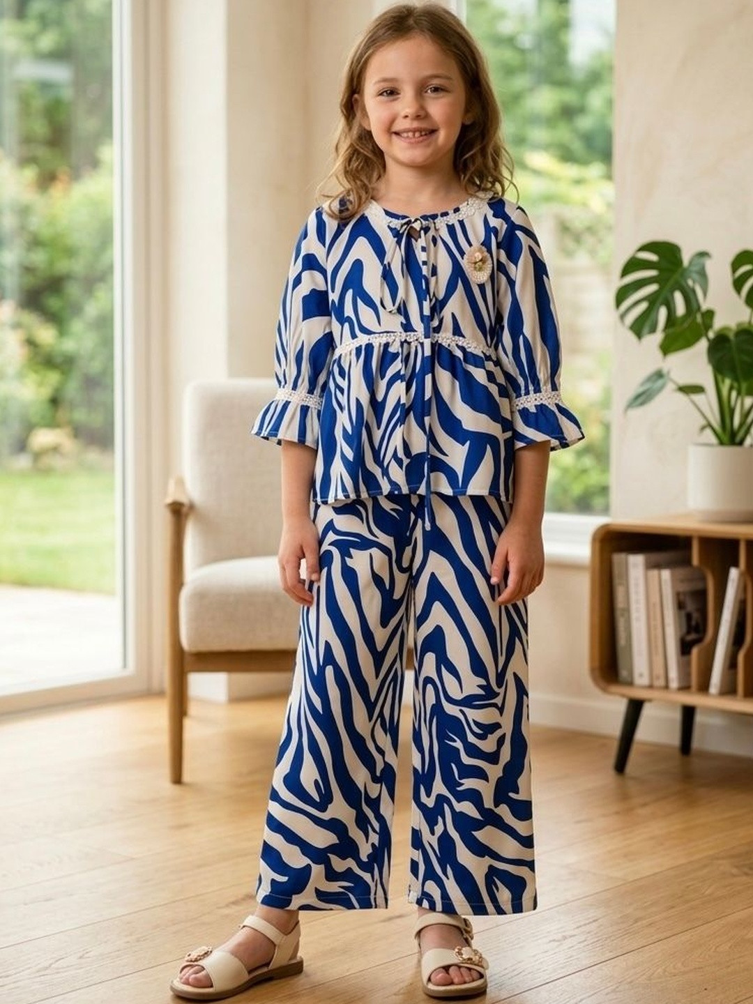 TRUFFLES Kids Girls Printed Clothing Set