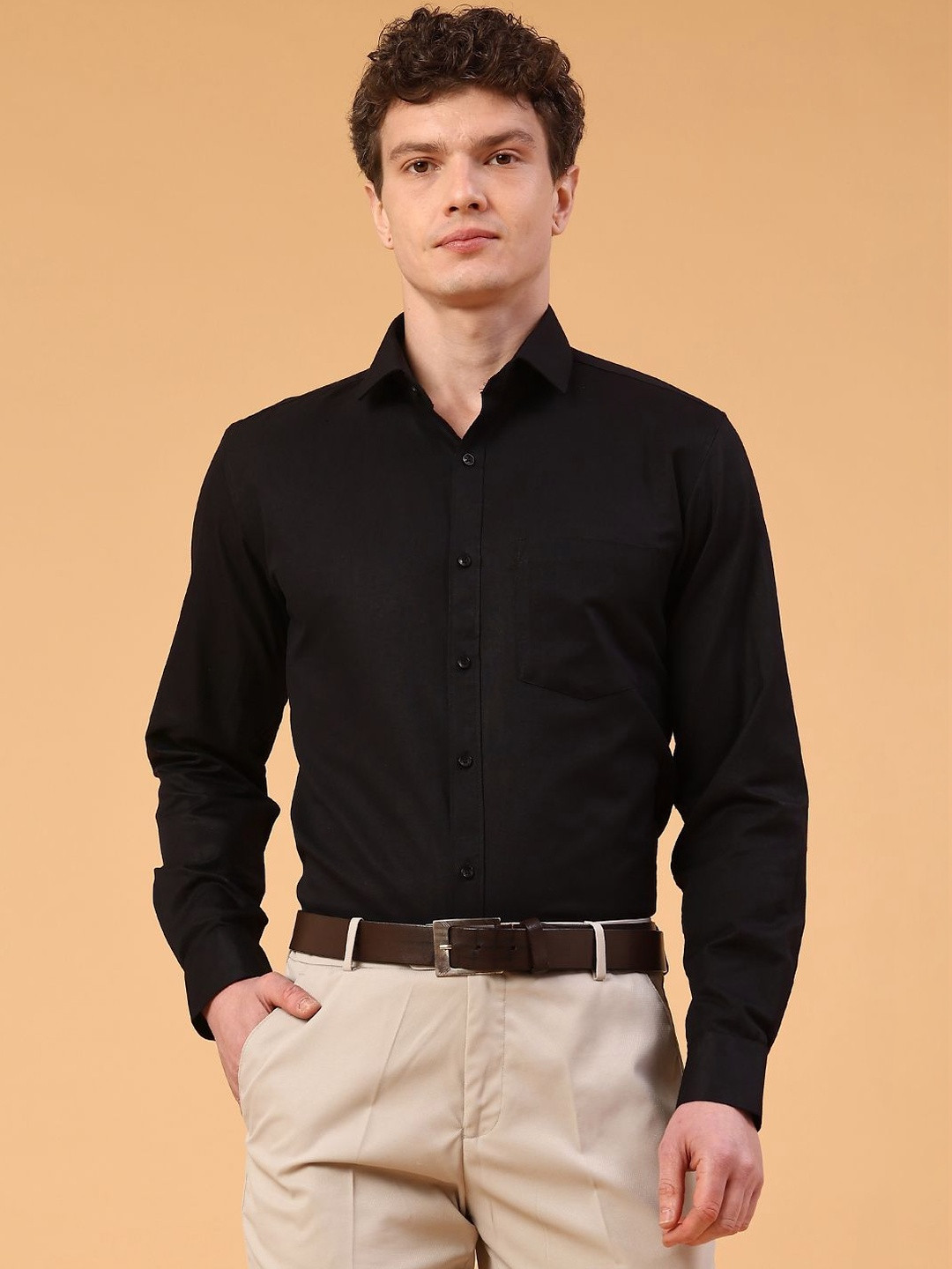 LIMEROAD Men Slim Fit Formal Shirt