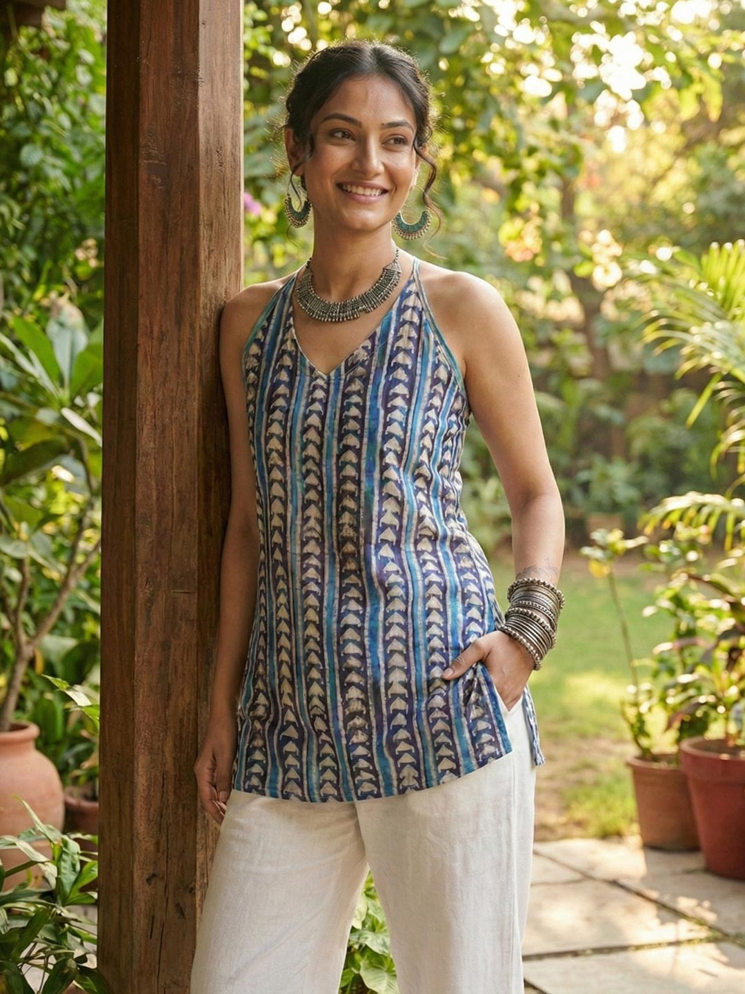 GENZILOOKS Print Halter Neck Ethnic Top