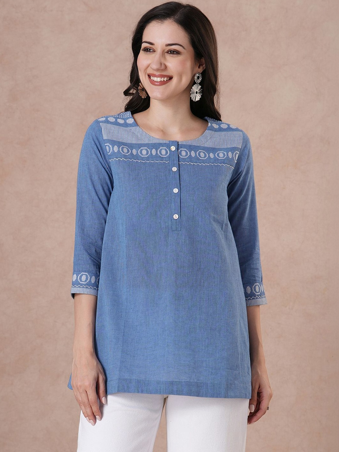 KAMI KUBI Geometric Roll-Up Sleeves Cotton Top
