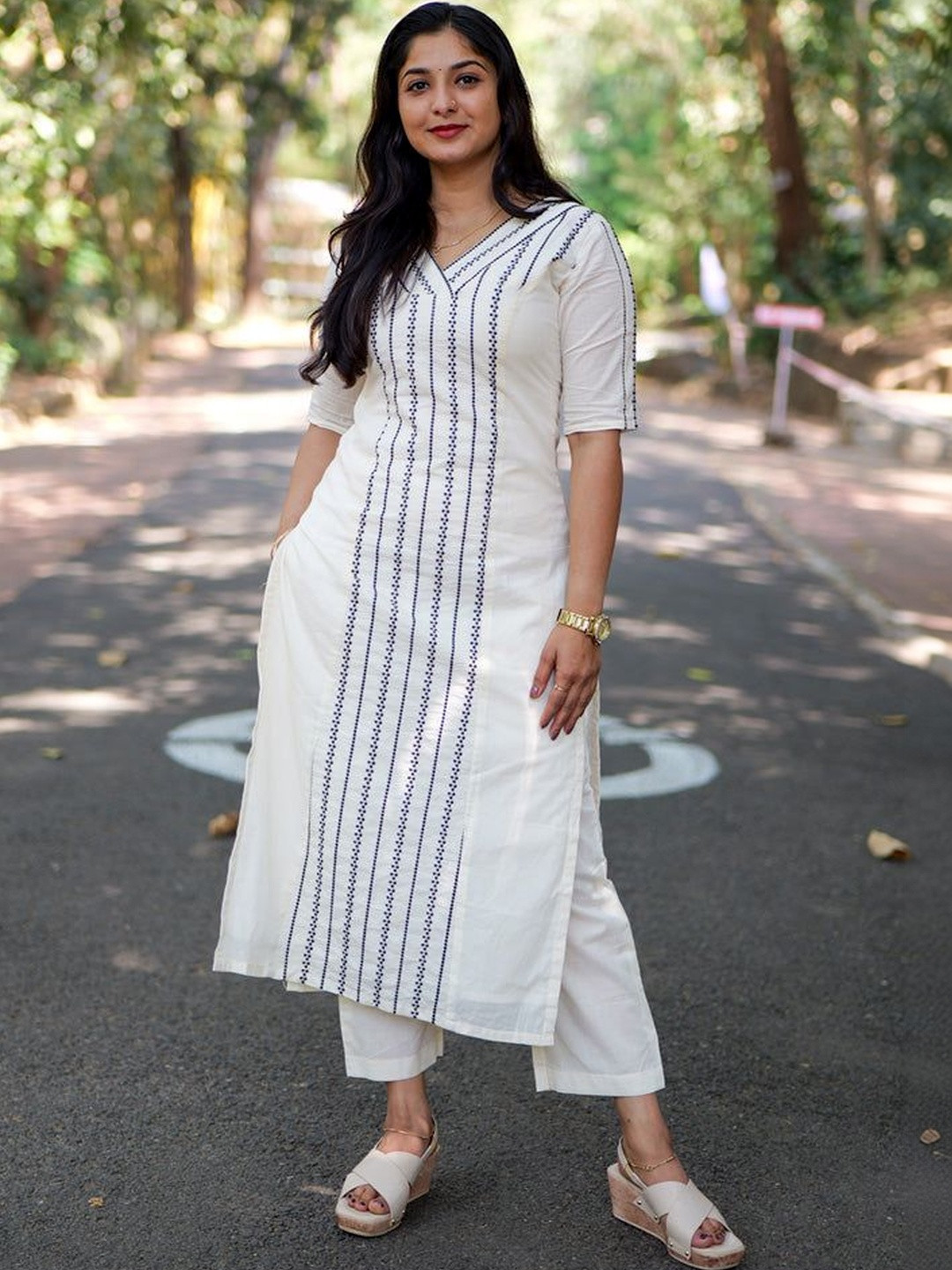 Twika Women Floral Embroidered Regular Kurta with Trousers