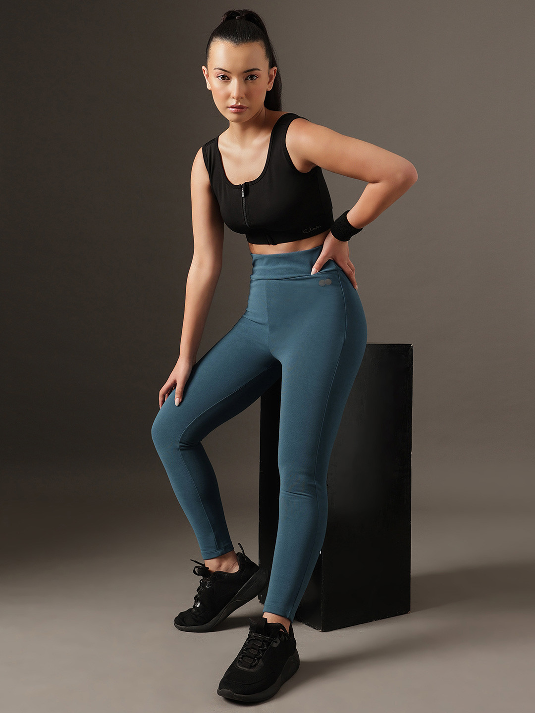 Clovia Ankle Length Tights