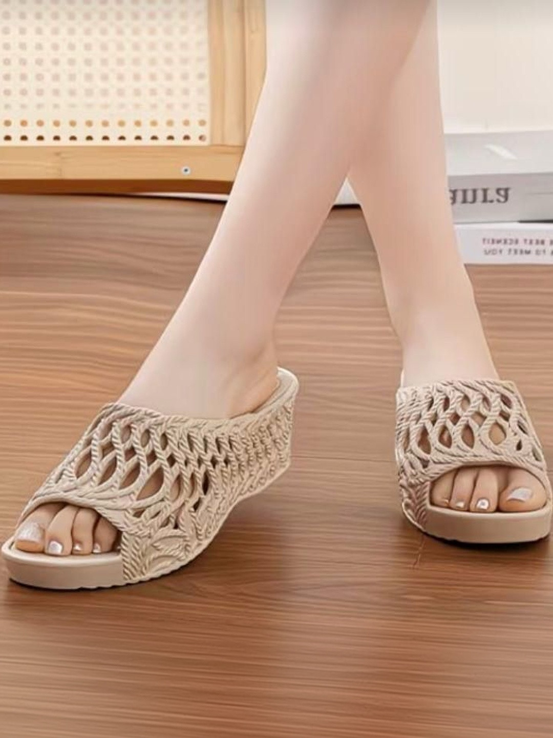 LNT FASHION Women Slip-On