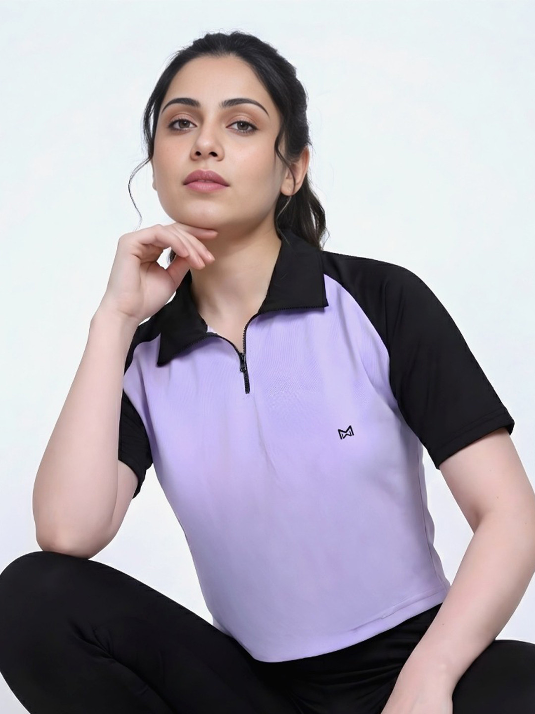 White Moon Colourblocked V-Neck Zipper Pockets T-shirt