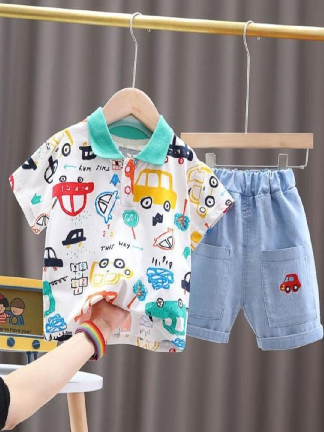 KIDNIP Unisex Kids Printed Round Neck Short Sleeves T-shirt with Shorts