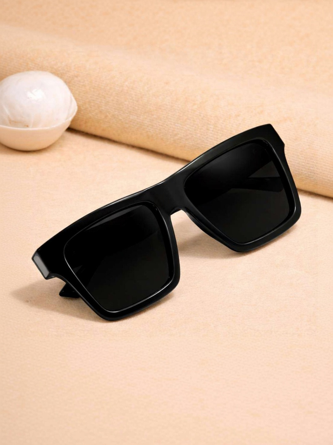 Elligator Men Black Rectangle Sunglasses with