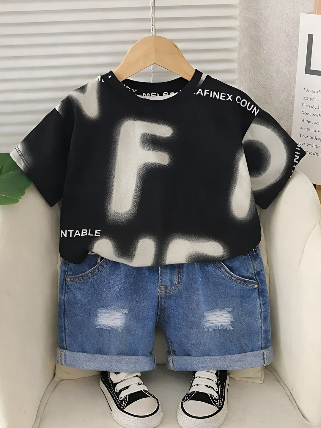 Googo Gaaga Boys Printed T-shirt with Shorts