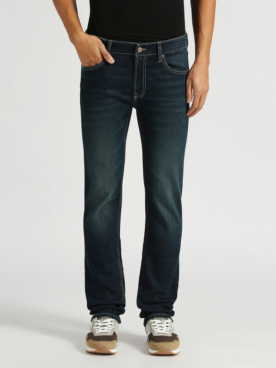 Pepe Jeans Men Vapour Slim Fit Mid-Rise Light Fade Stretchable Jeans