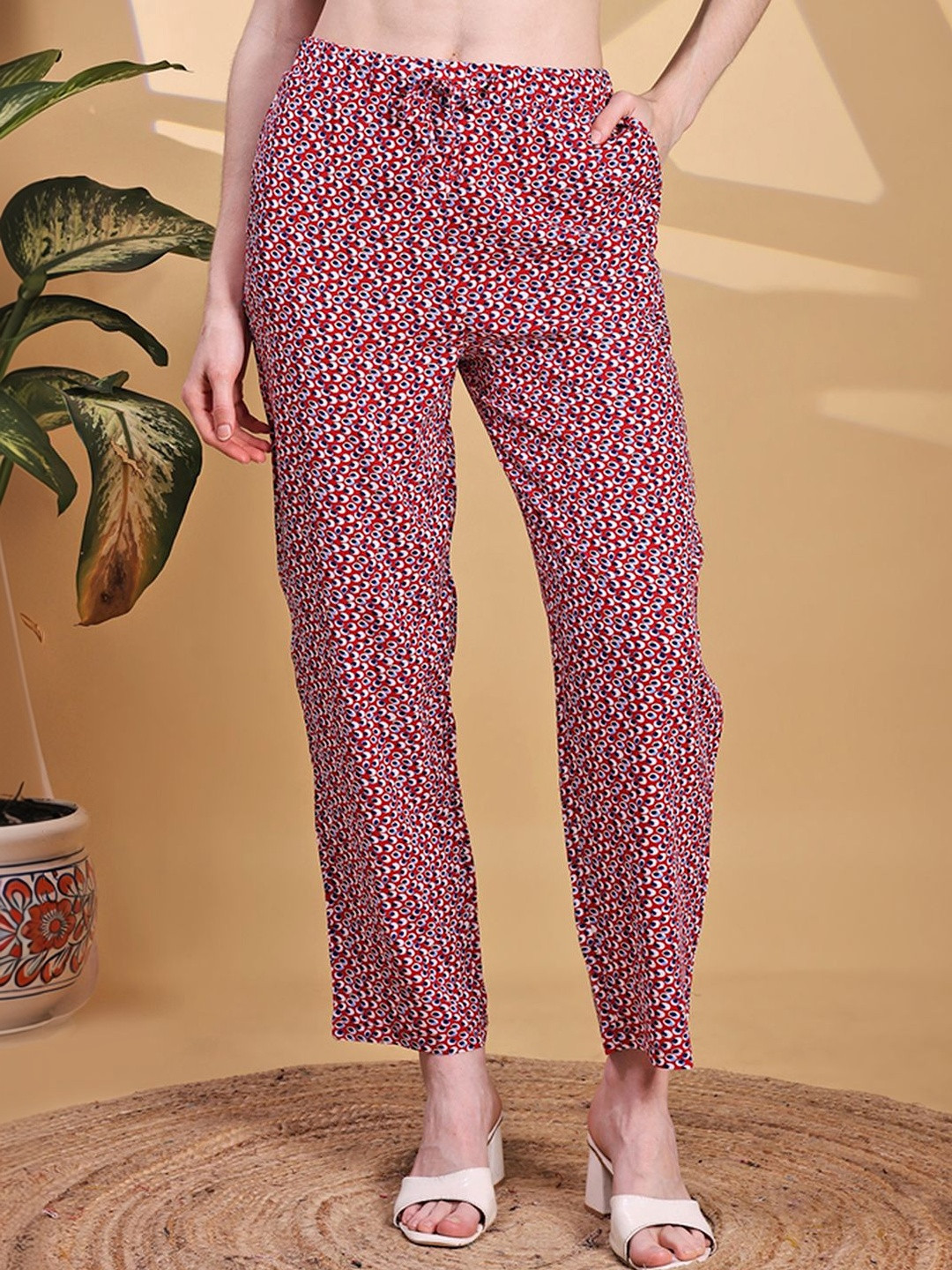 SOIE Women Supersoft Rayon Printed Pyjamas with Pockets