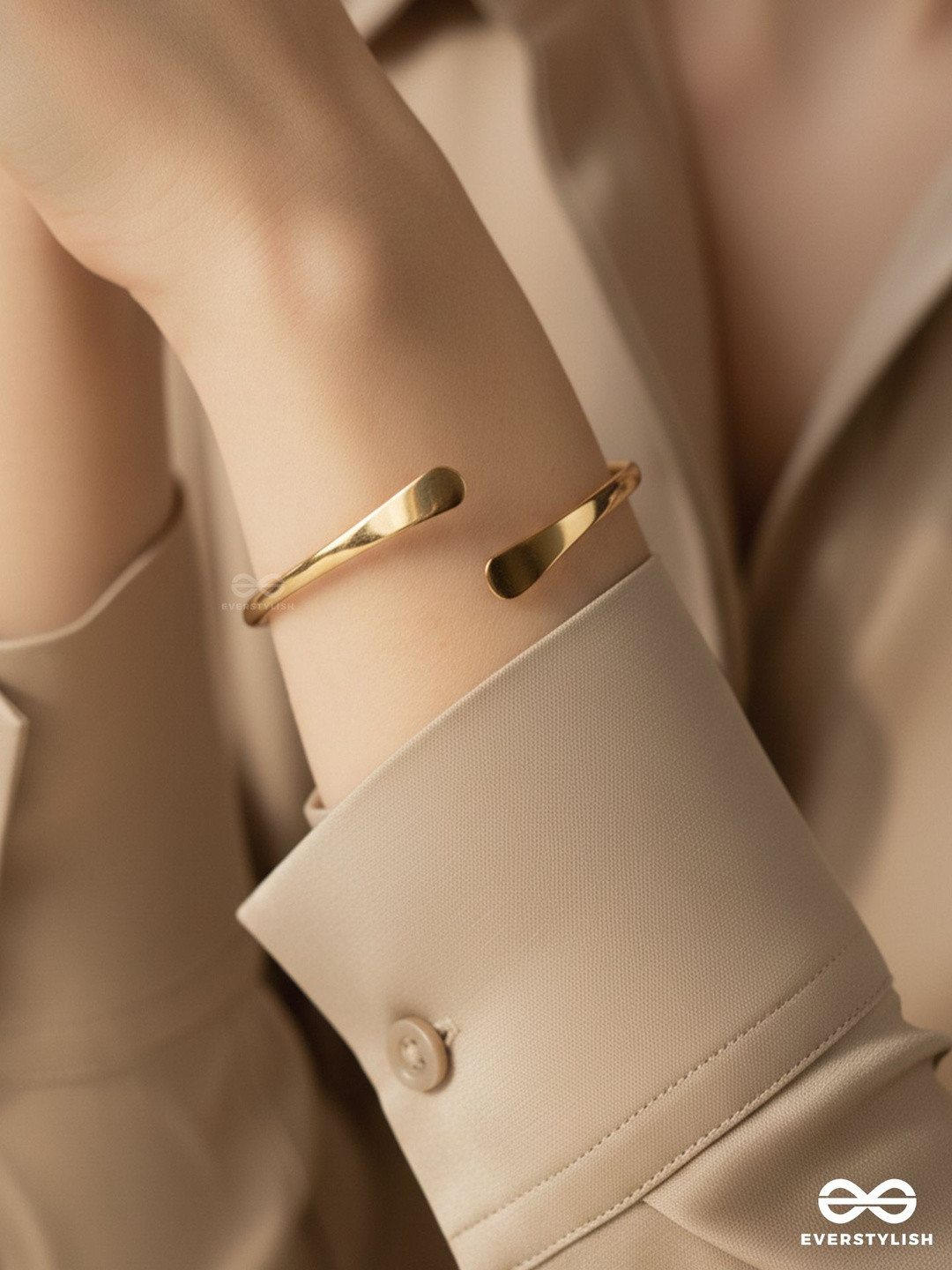 EVERSTYLISH Women Gold-Plated Cuff Bracelet