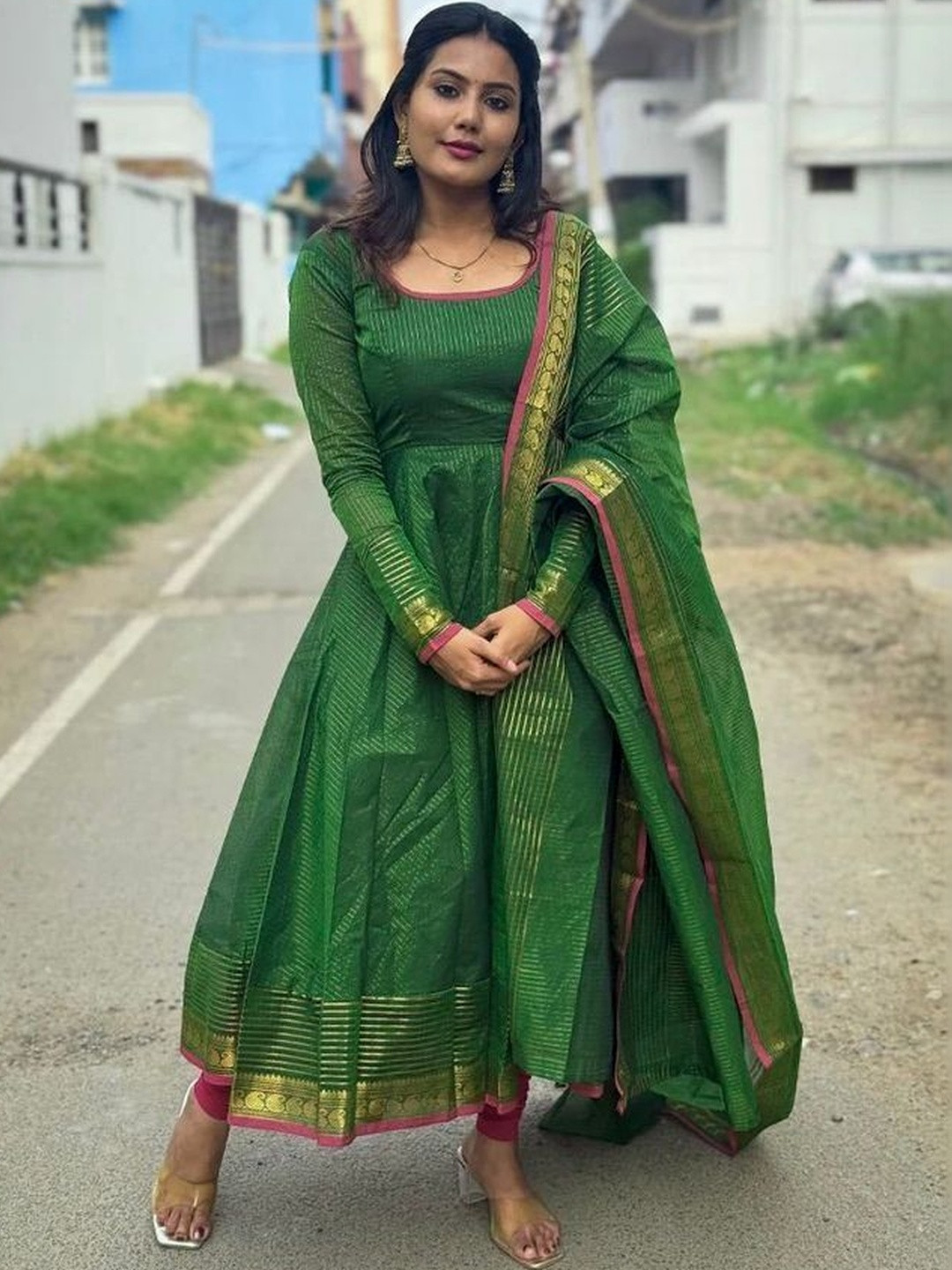 VASTRYN Women Zari Anarkali Panelled Woven Design Kurta