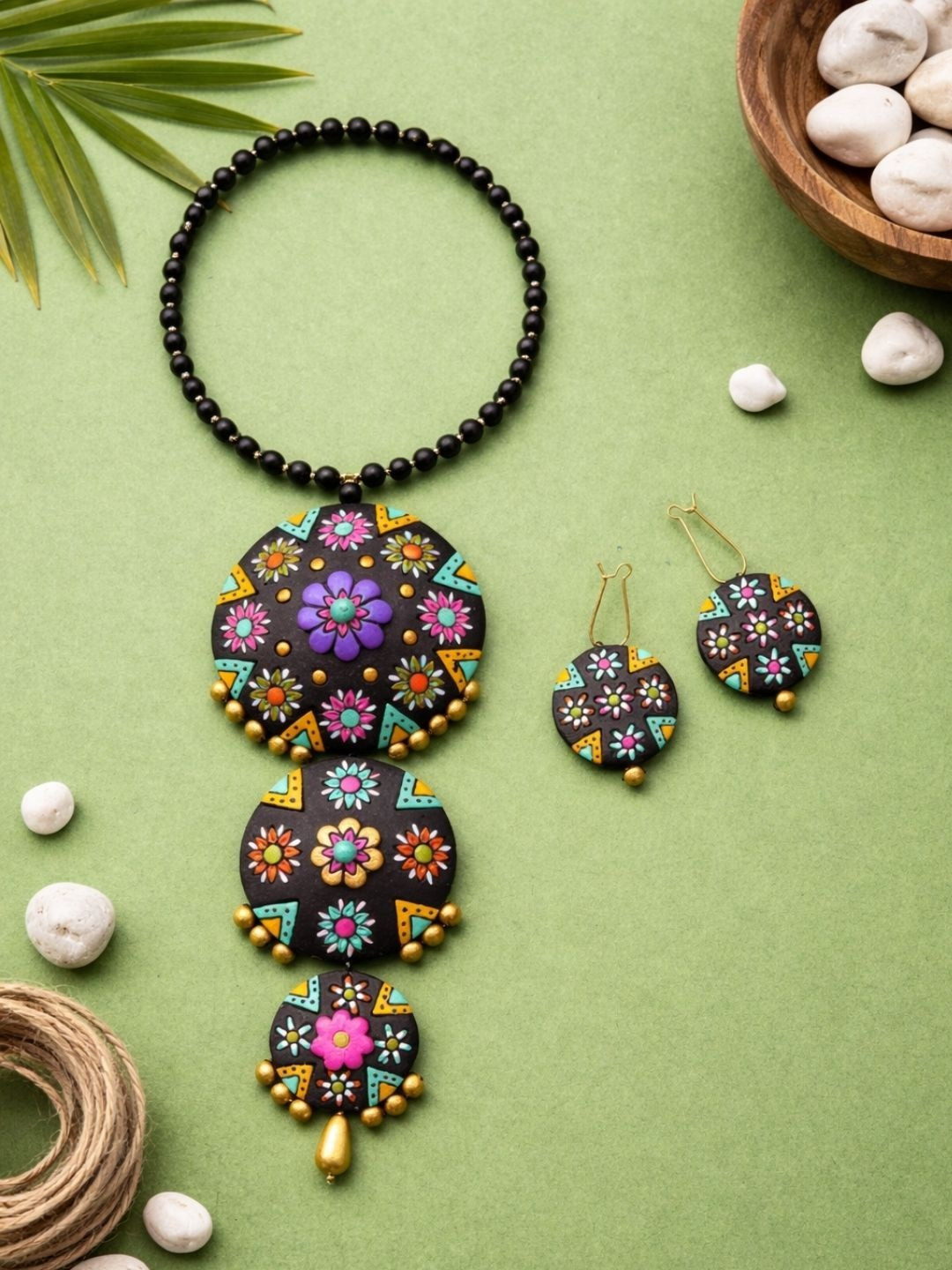 KALAVAATHI Necklace and Earrings