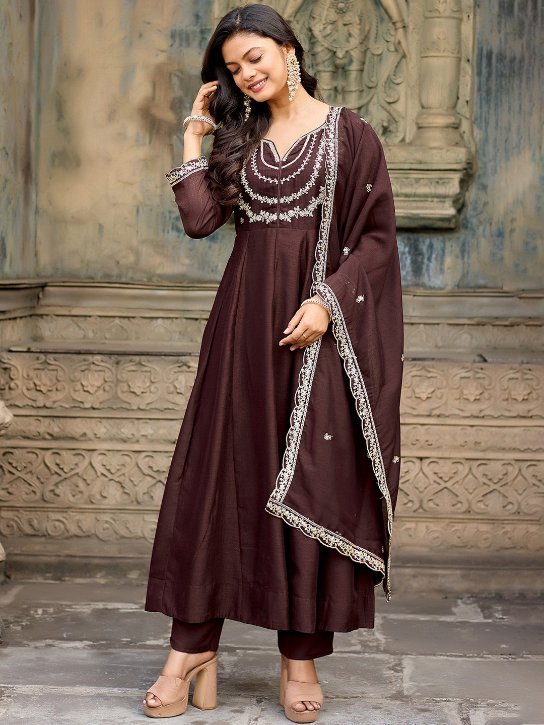 Omicron Fab Women Ethnic Motifs Embroidered Panelled Thread Work Kurta with Trousers & With Dupatta