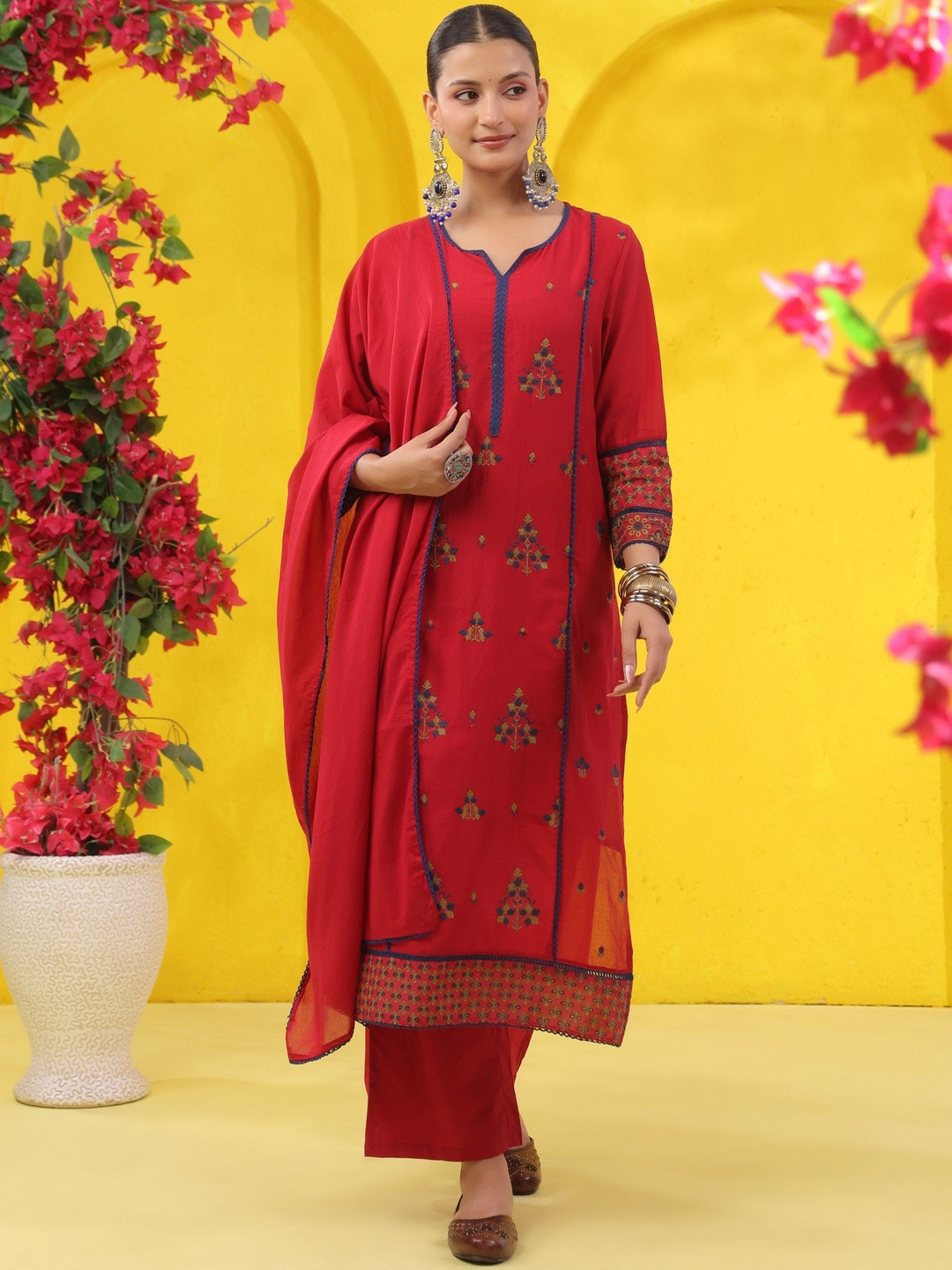 SCAKHI Women Embroidered Regular Thread Work Pure Cotton Kurta With Trousers & Dupatta Set