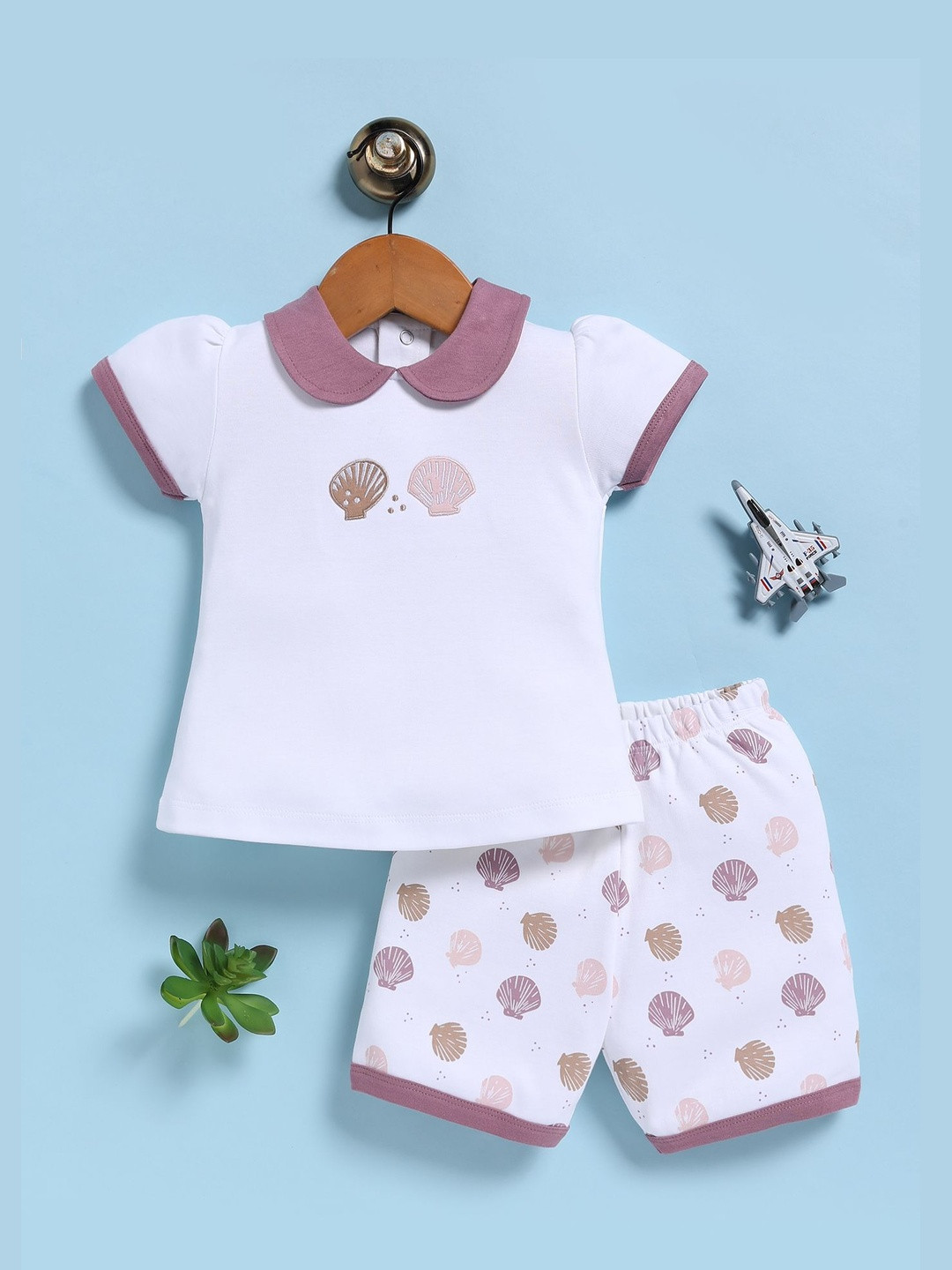 BABY GO Girls Printed Short Sleeves Pure Cotton T-shirt And Short