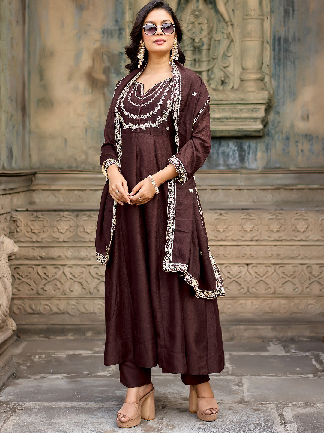 Omicron Fab Women Ethnic Motifs Embroidered Panelled Thread Work Kurta with Trousers & With Dupatta