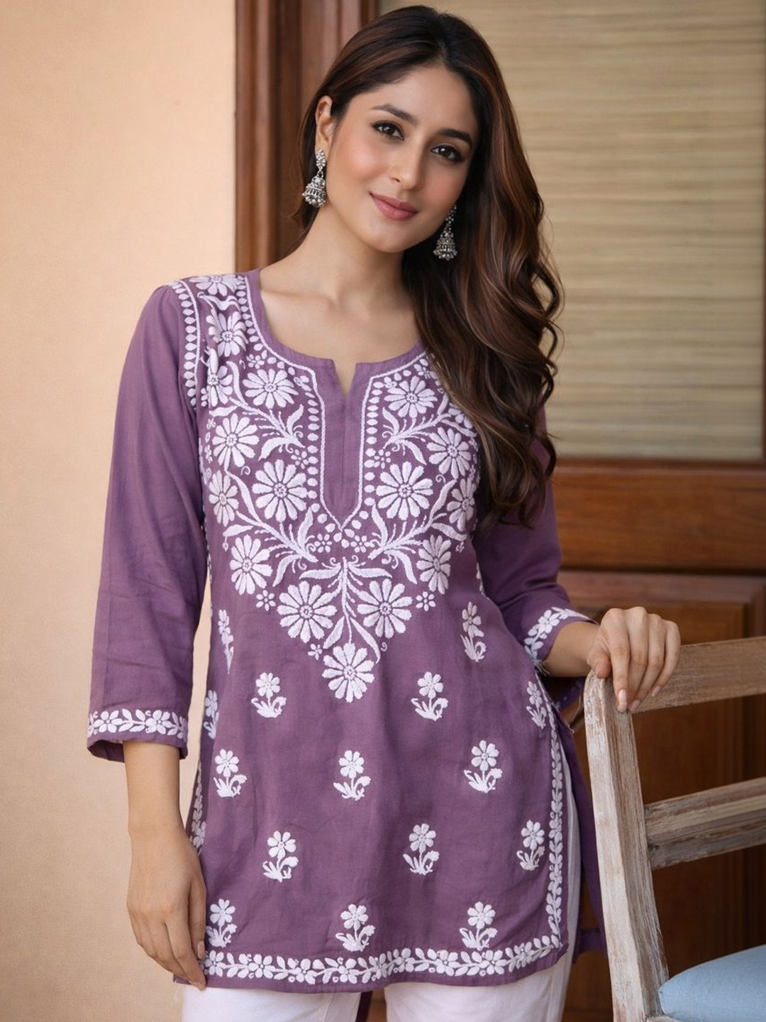Sidhidata Floral Embroidered Chikankari Chikankari Kurti