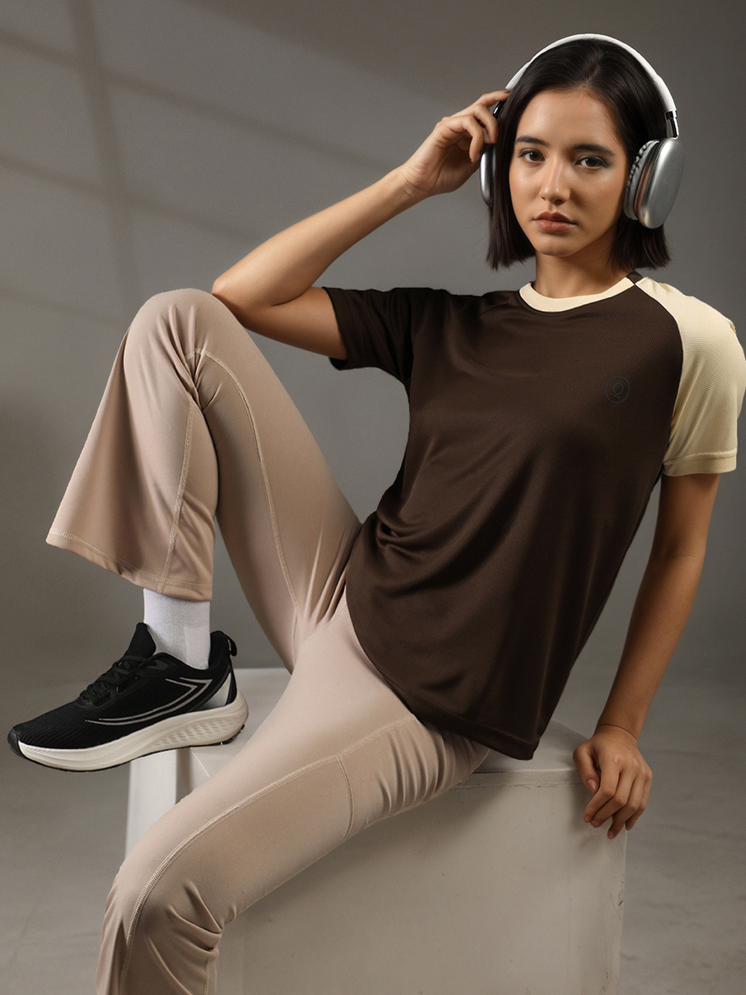 CHKOKKO Women Colourblocked Pockets T-shirt