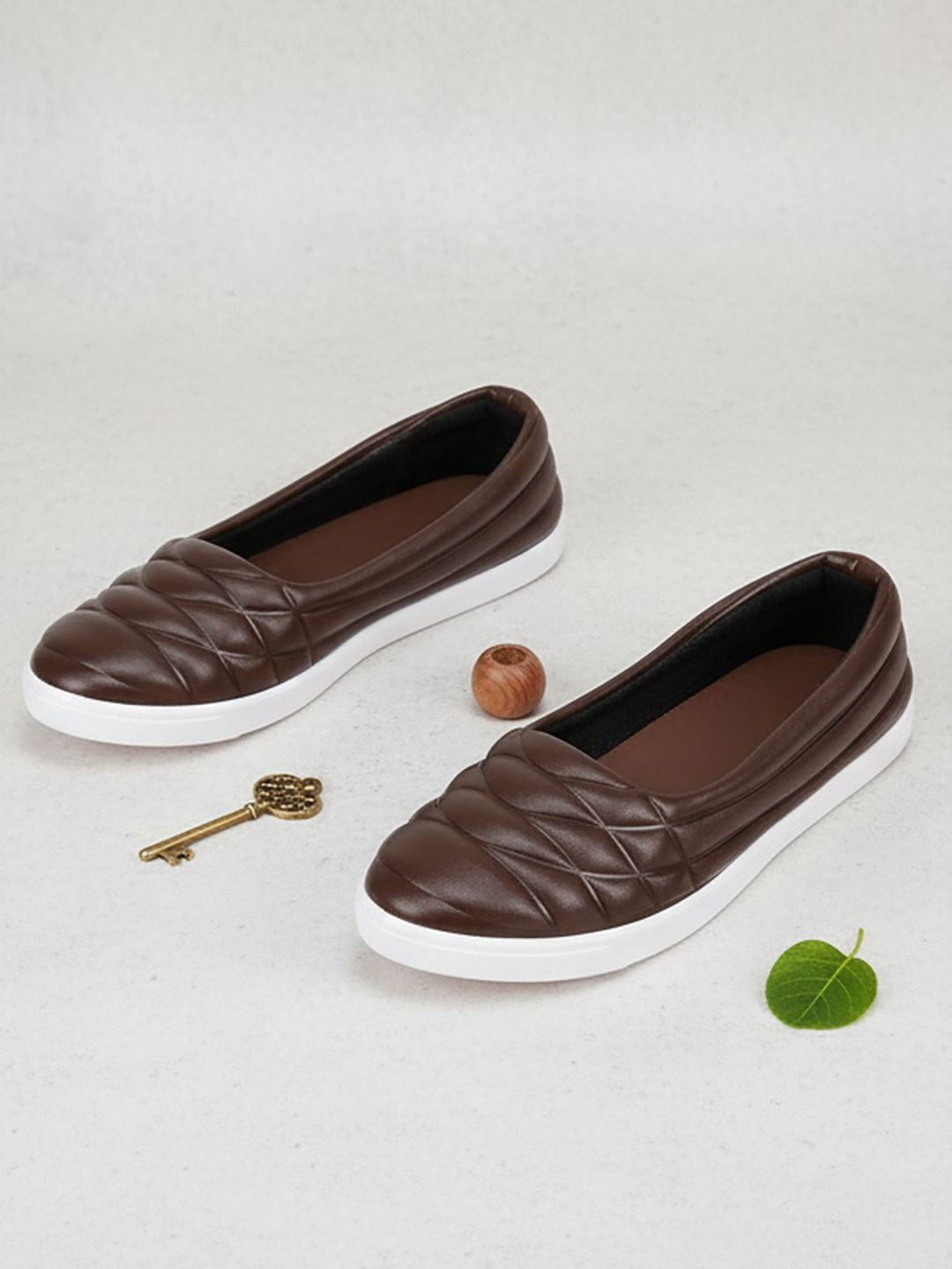 TRASE Adults-Women Round-Toe Ballerinas