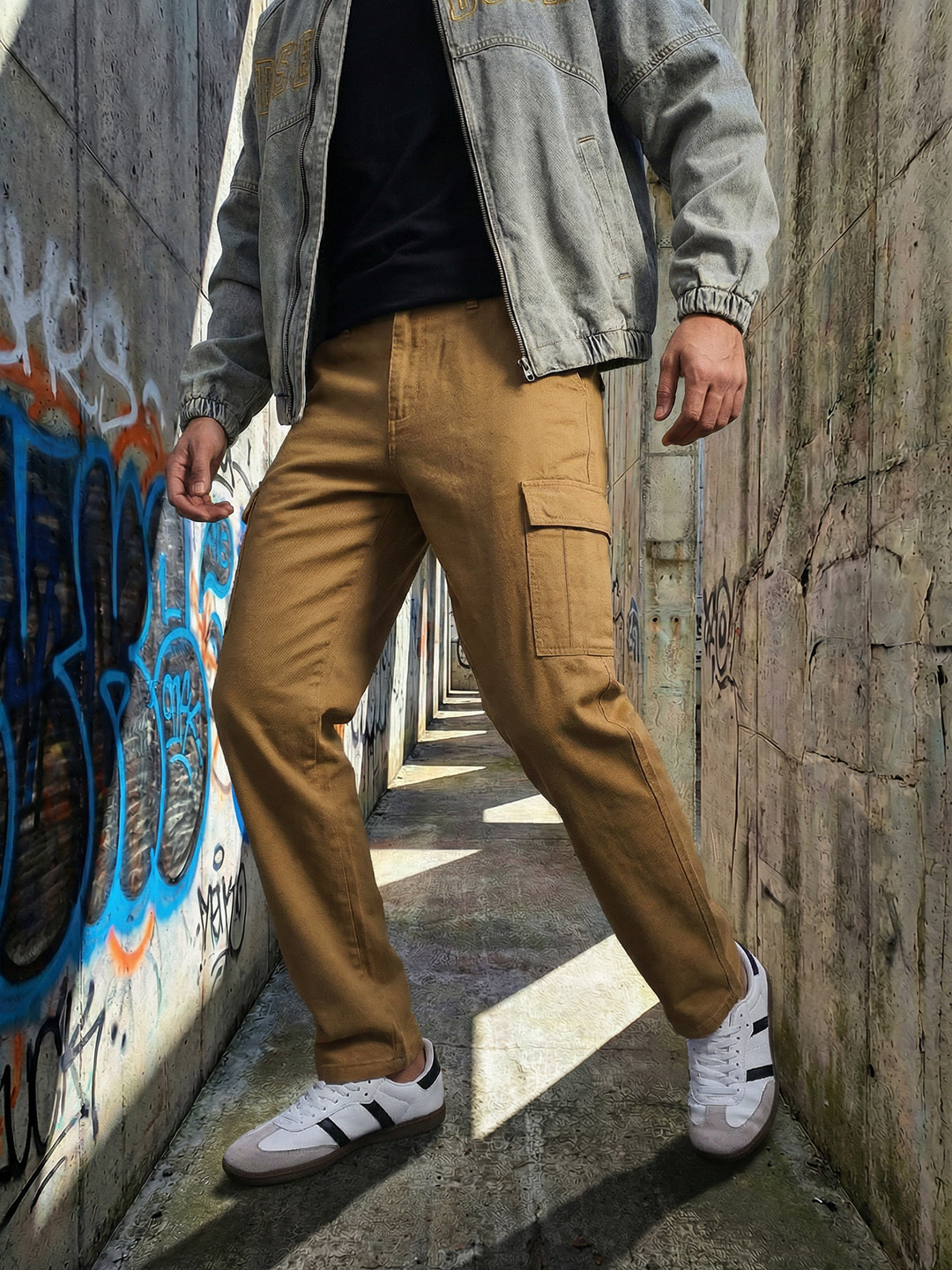 The Roadster Life Co. Men Relaxed Fit Cotton Cargos