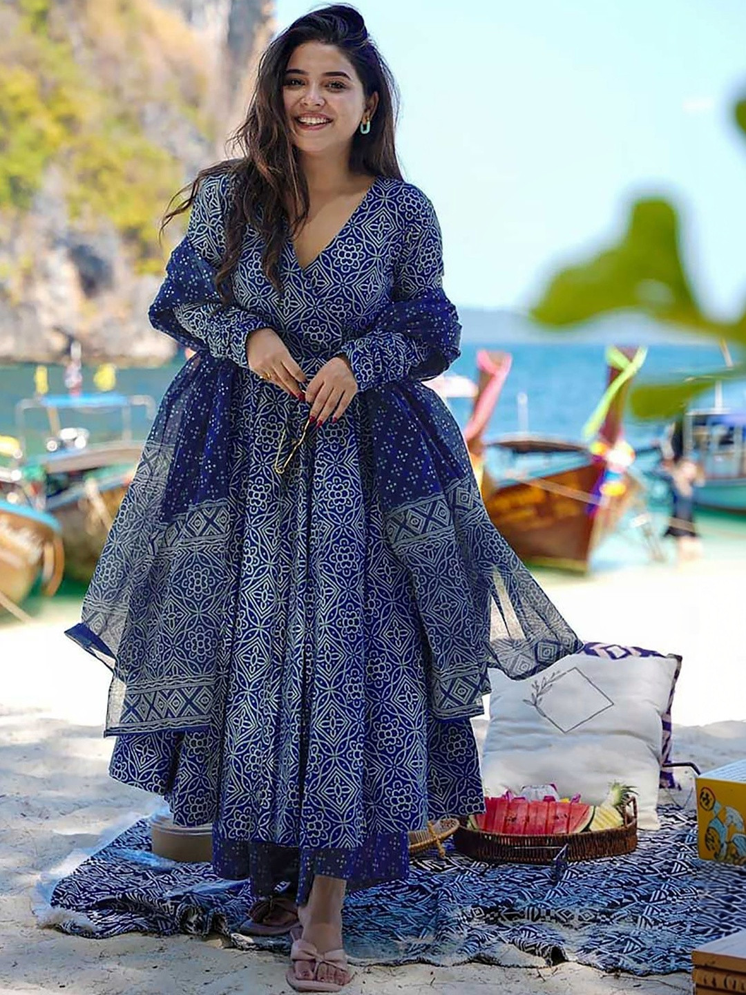 SIDDESHWARY FAB Women Ethnic Motifs Printed Empire Kurta with Trousers & With Dupatta