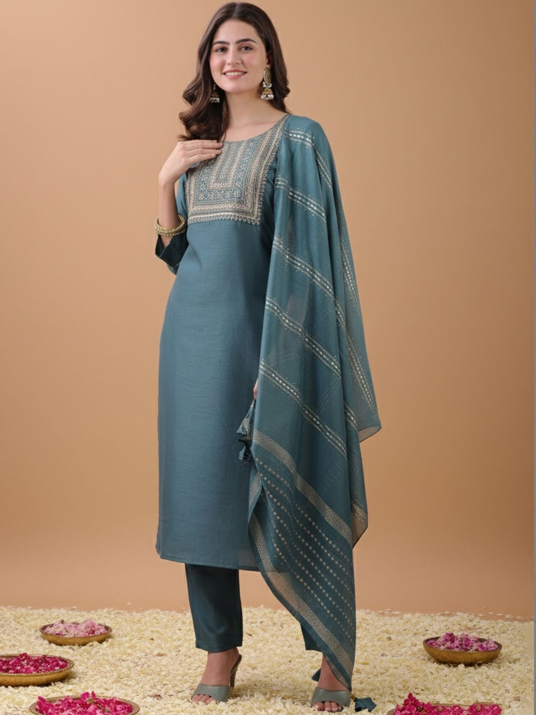 Anouk Women Ethnic Motifs Embroidered Regular Thread Work Kurta with Trousers & With Dupatta