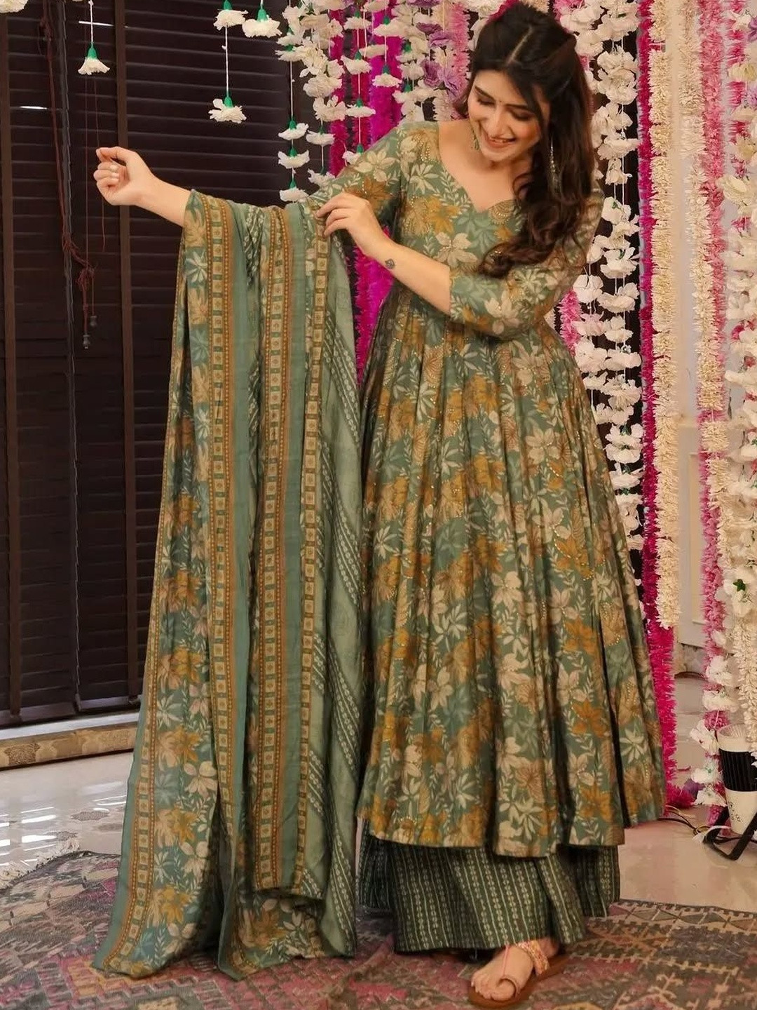 SIDDESHWARY FAB Women Floral Printed Angrakha Kurta with Palazzos & With Dupatta