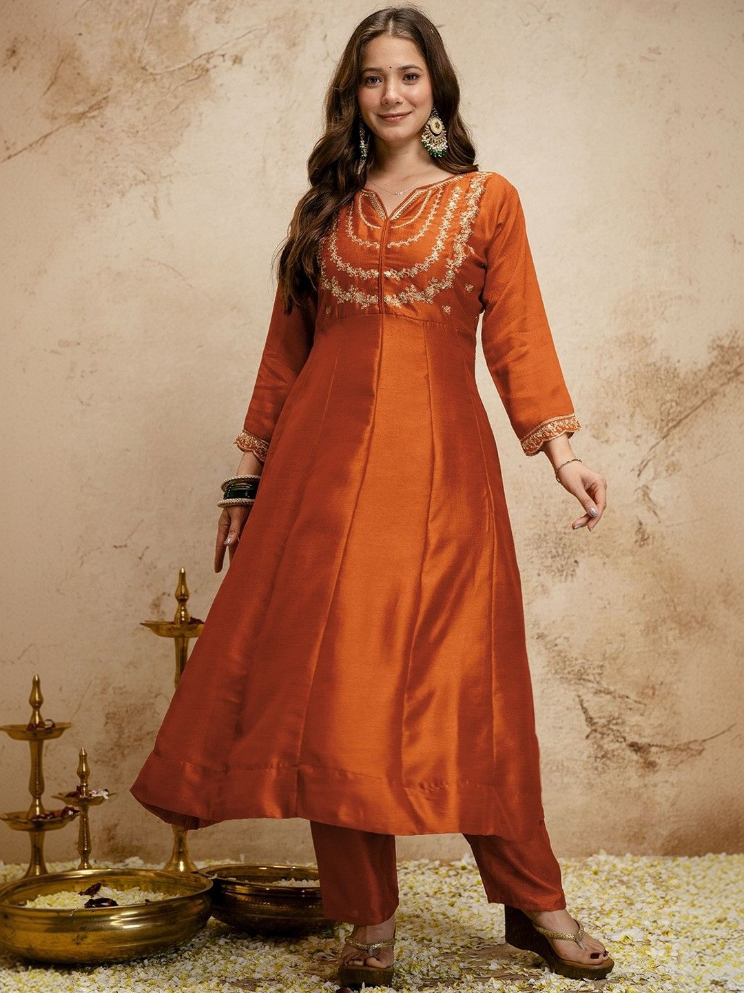Vaidehi Fashion Floral Embroidered Regular Thread Work Kurta With Trousers With Dupatta