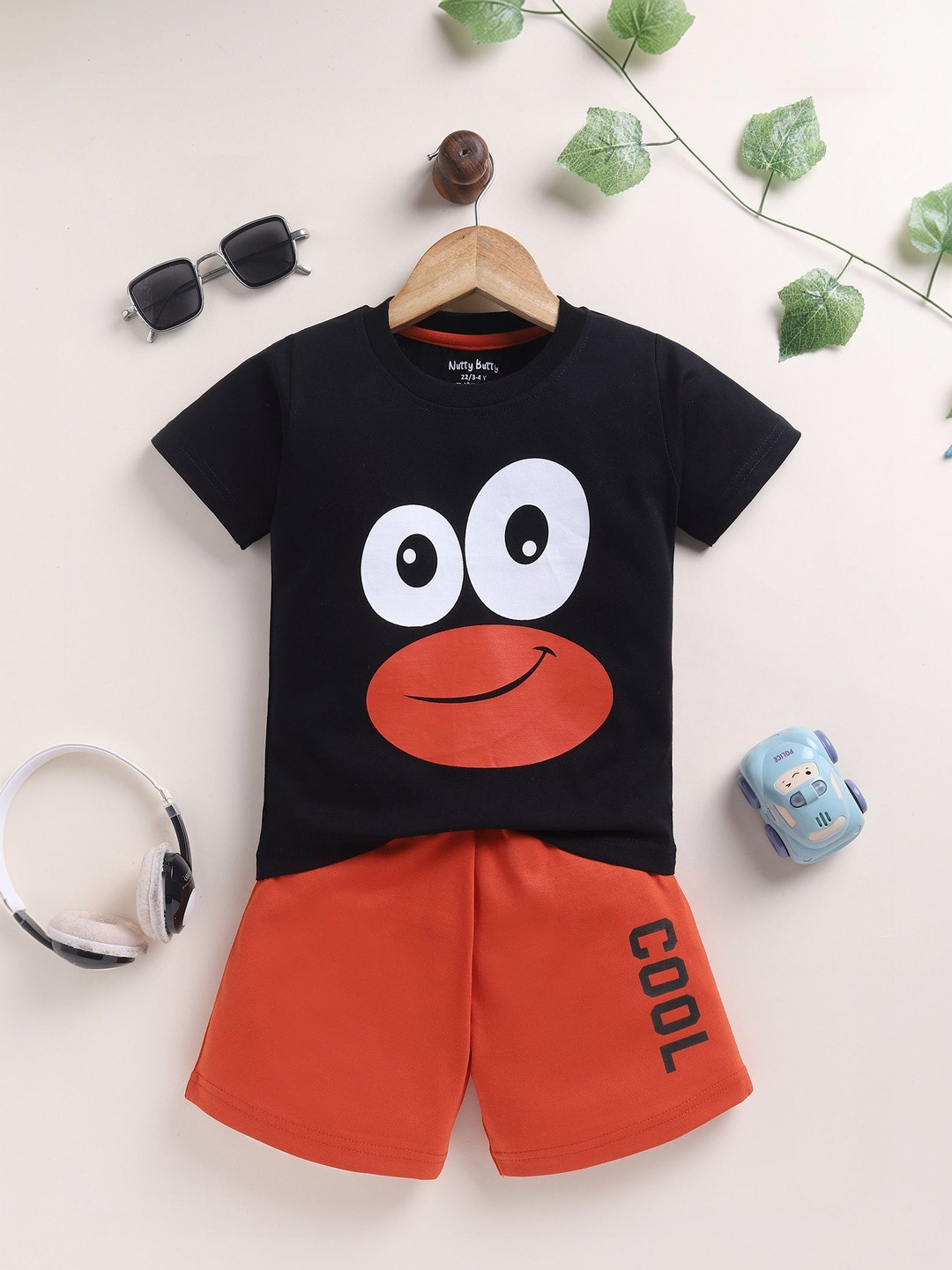 NUTTY BUTTY Boys Printed Round Neck T-shirt with Shorts