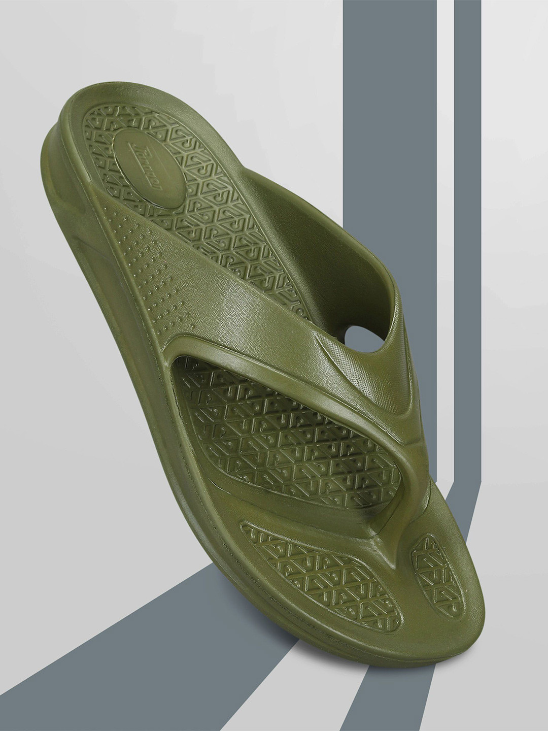 Paragon Men Solid EVA Upper & Cushioned Footbed Flip-Flops Rs. 199 - Myntra
