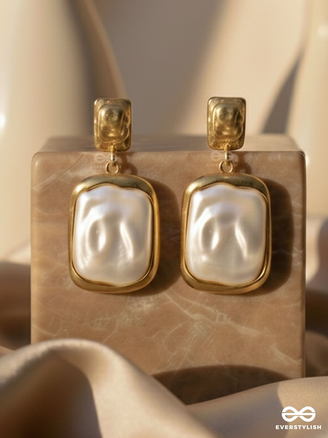 EVERSTYLISH Classic Drop Earrings