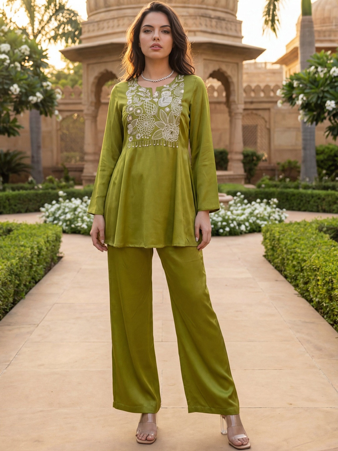 Woomn Women Floral Embroidered Regular Co-Ords