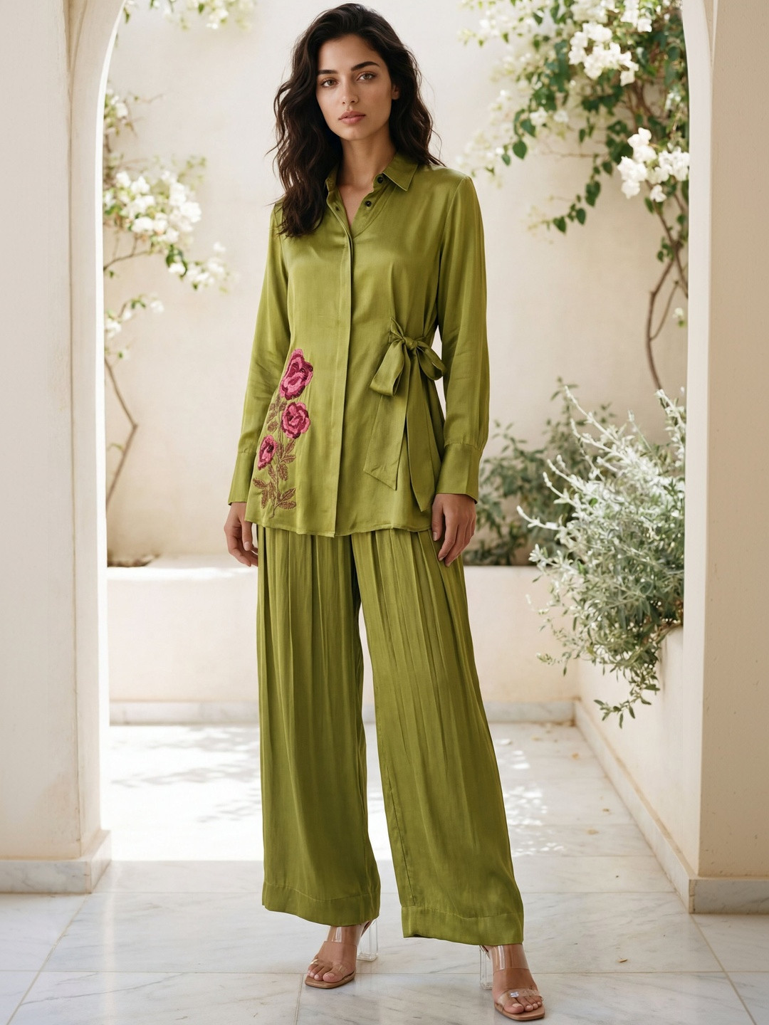 Woomn Women Floral Embroidered Regular Sequinned Co-Ords