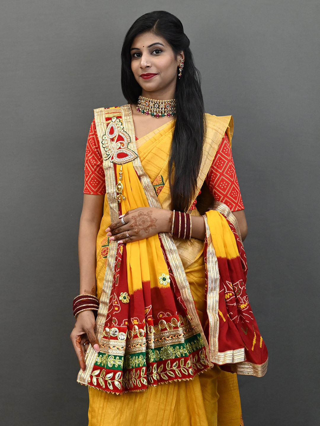 Ranisatiya creation Bandhani Printed Gotta Patti Dupatta