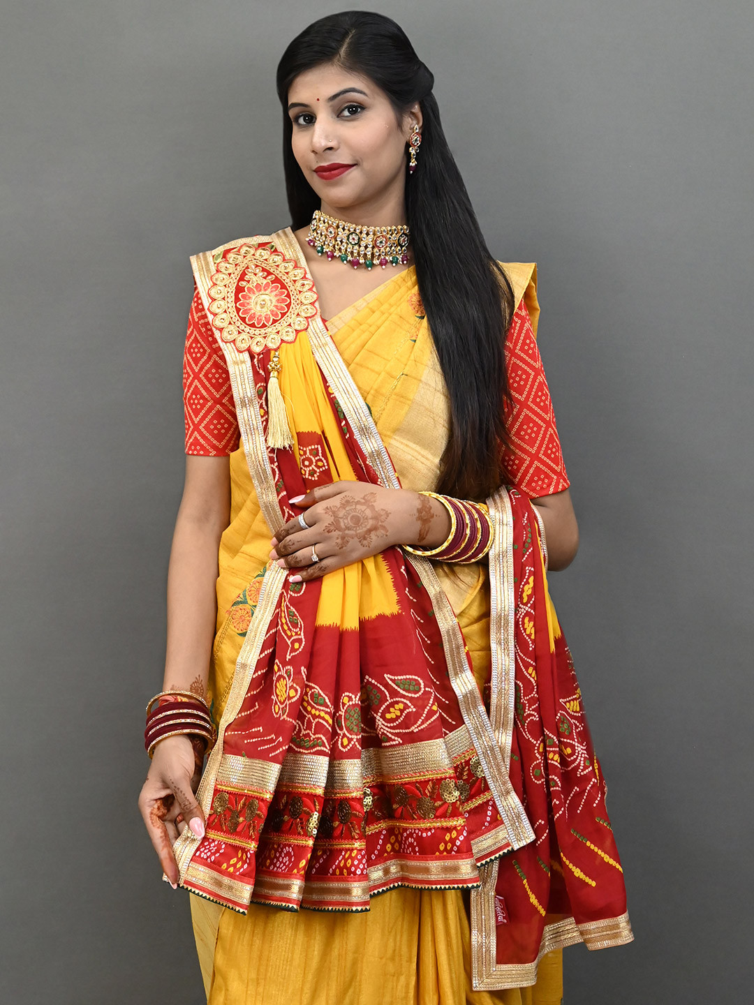 Ranisatiya creation Bandhani Printed Gotta Patti Dupatta