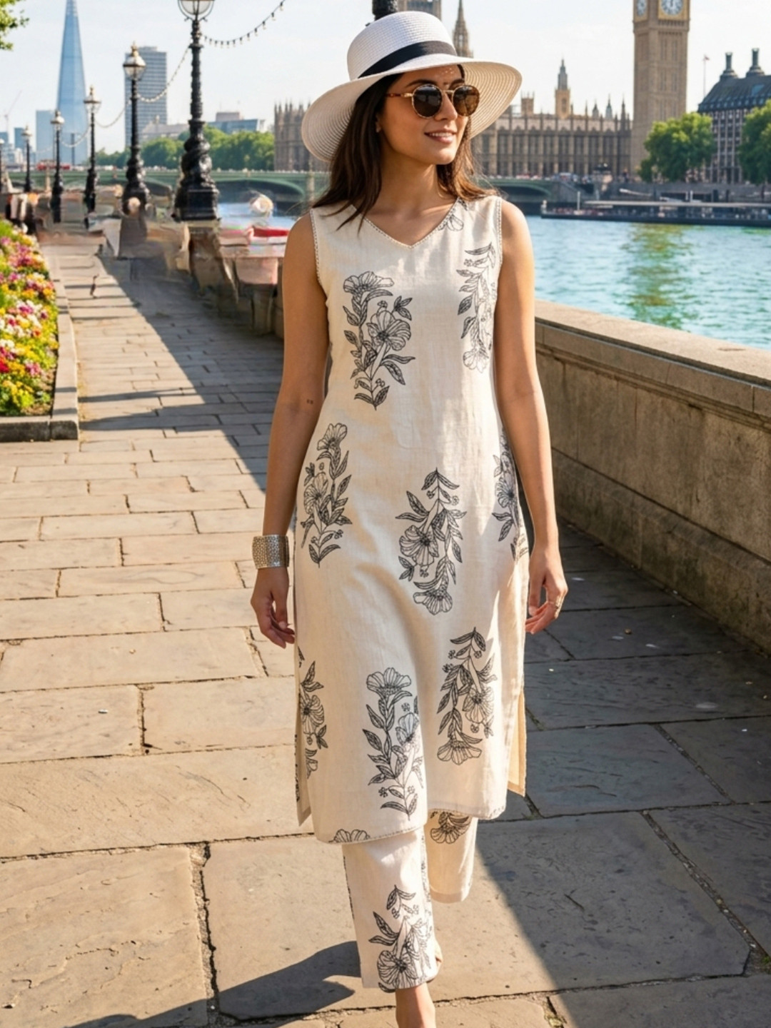 KALINI Women Floral Printed Cotton Kurta & Pants Co-Ord Set