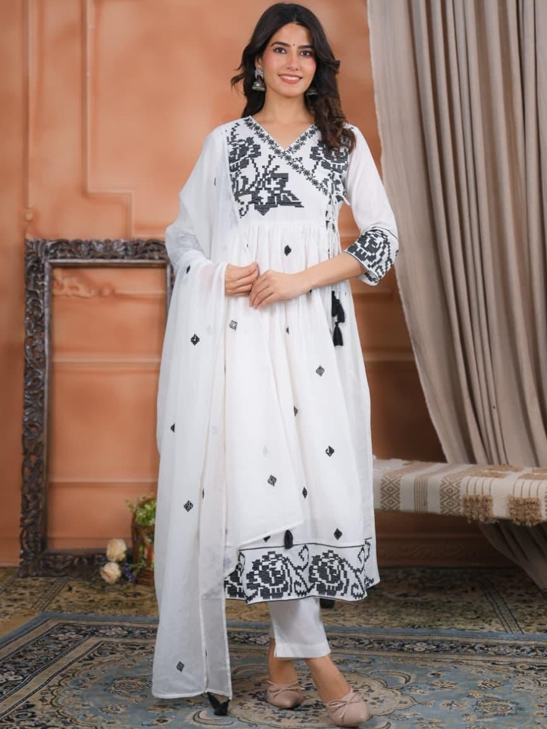 House of Pataudi Embroidered Pure Cotton V-Neck Kurta & Trousers With Dupatta