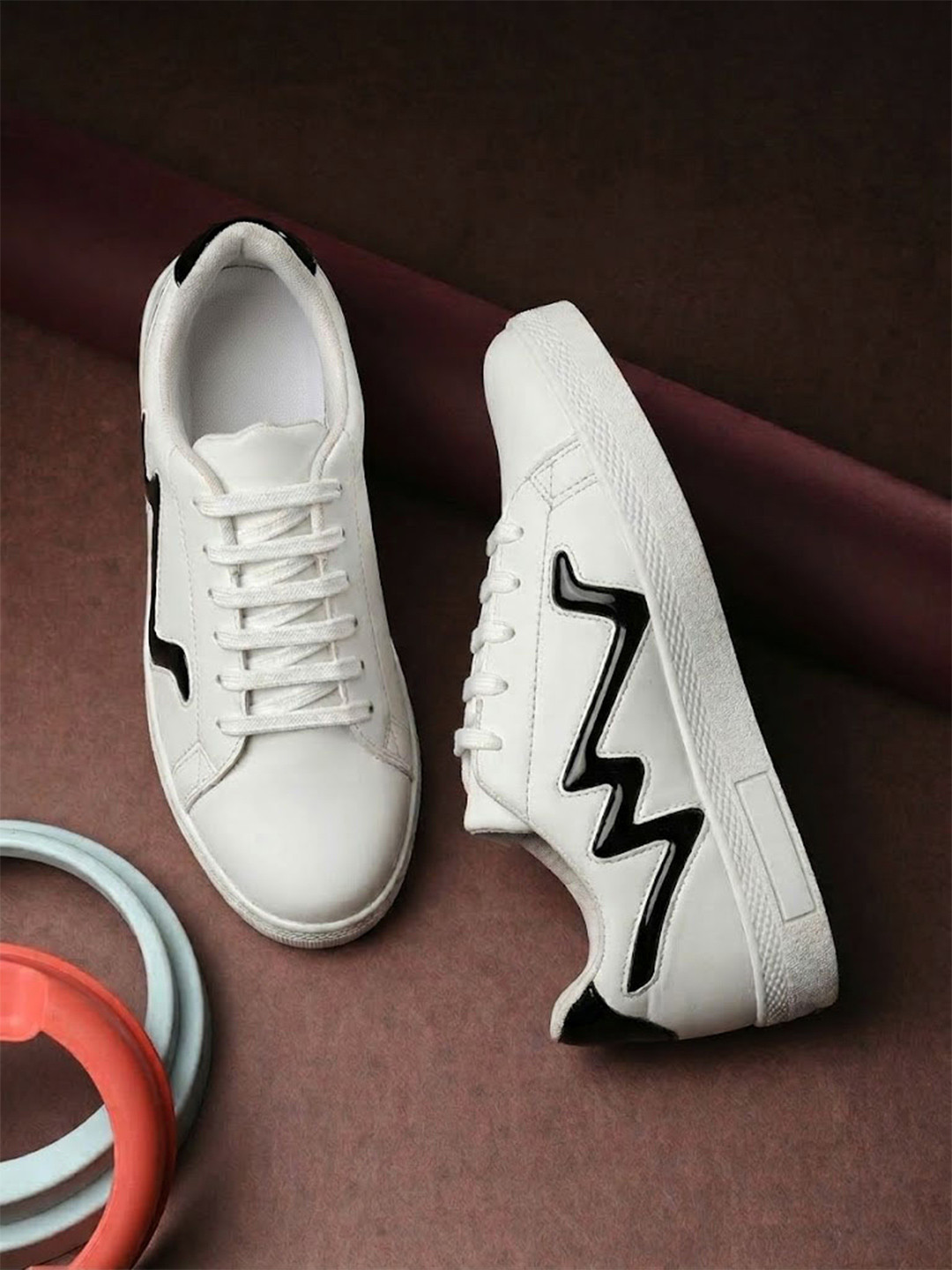 Longwalk Women Colourblocked Sneakers