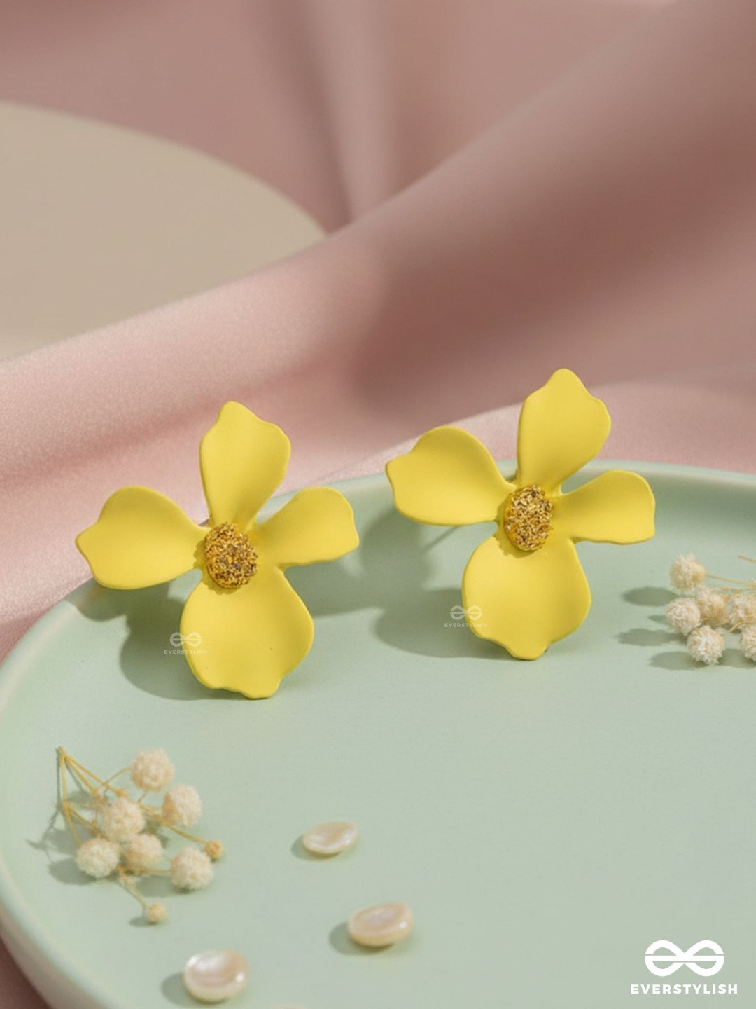 EVERSTYLISH Classic Drop Earrings