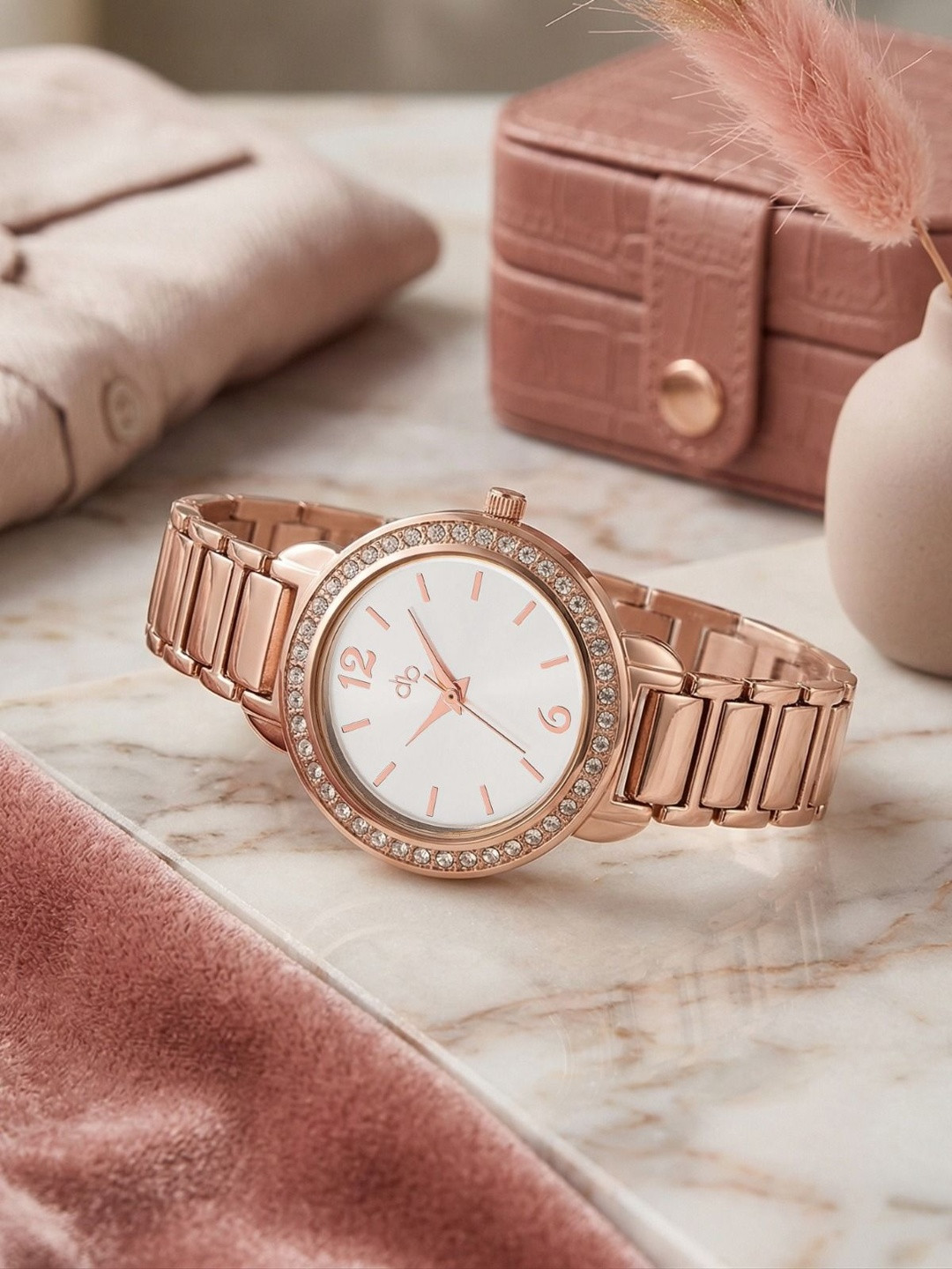 DressBerry Women Dial & Straps Watch DB-SG25-5D