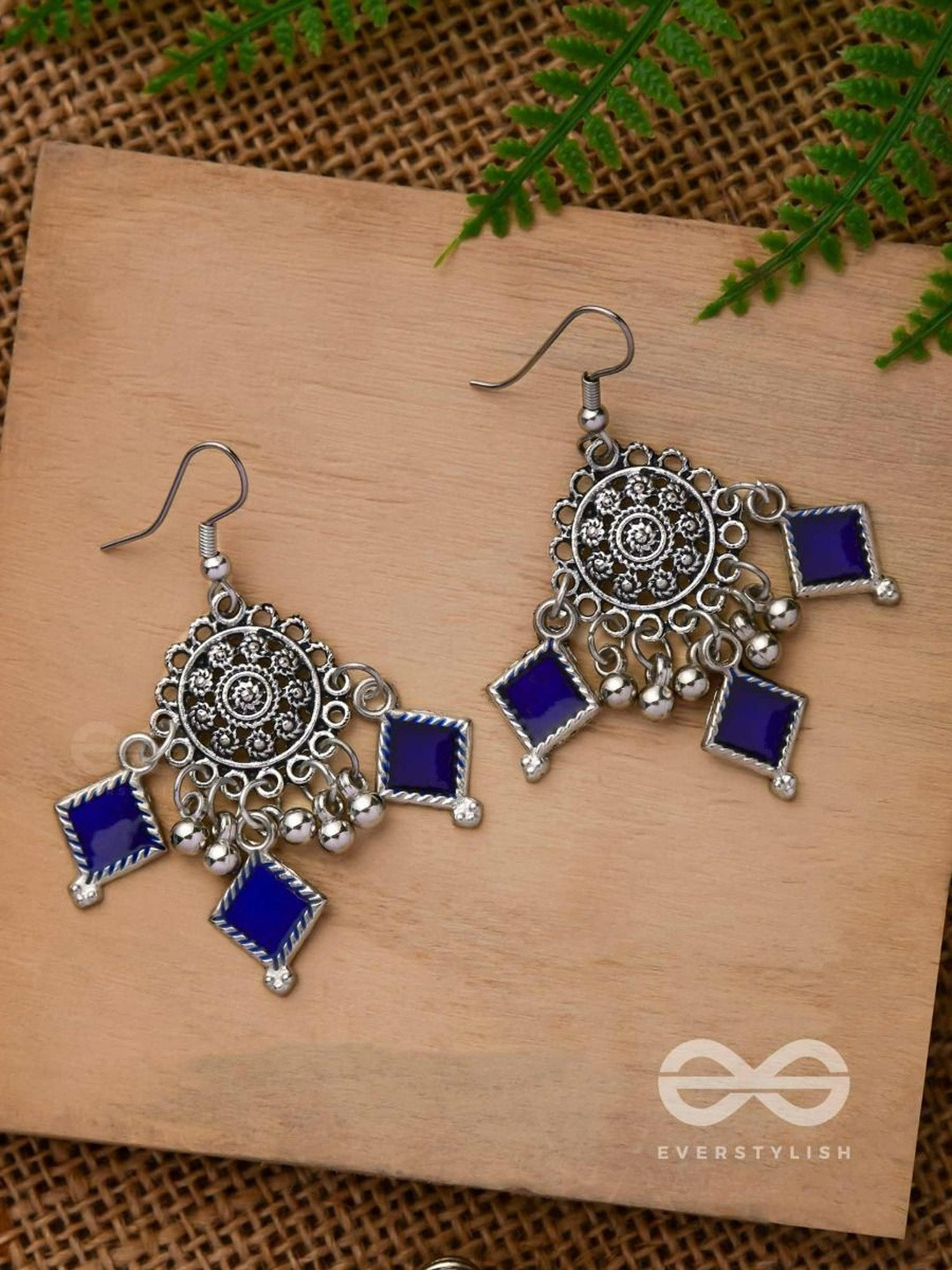 EVERSTYLISH Classic Drop Earrings
