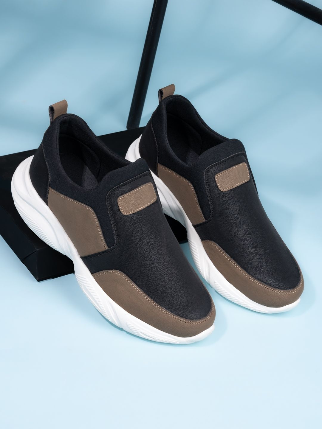 Roadster Men Training or Gym Shoes