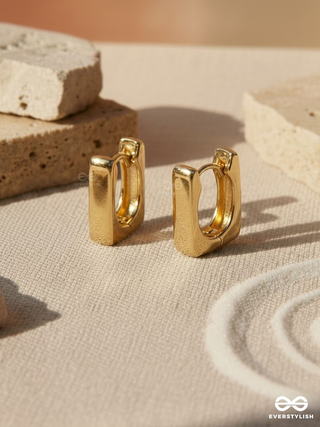 EVERSTYLISH Classic Hoop Earrings