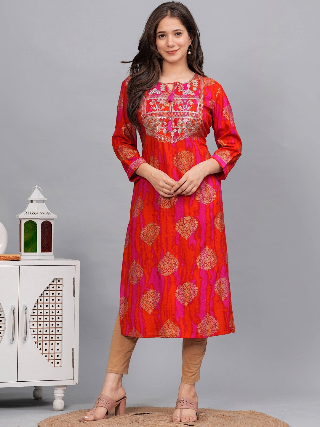 DEEPYOG APPAREL Women Geometric Printed Three-Quarter Sleeves Kurta