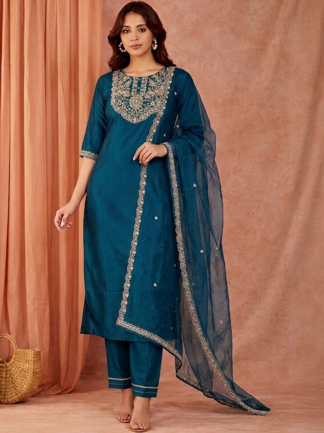 TIBAKKDI Women Embroidered Regular Sequinned Kurti with Trousers & With Dupatta